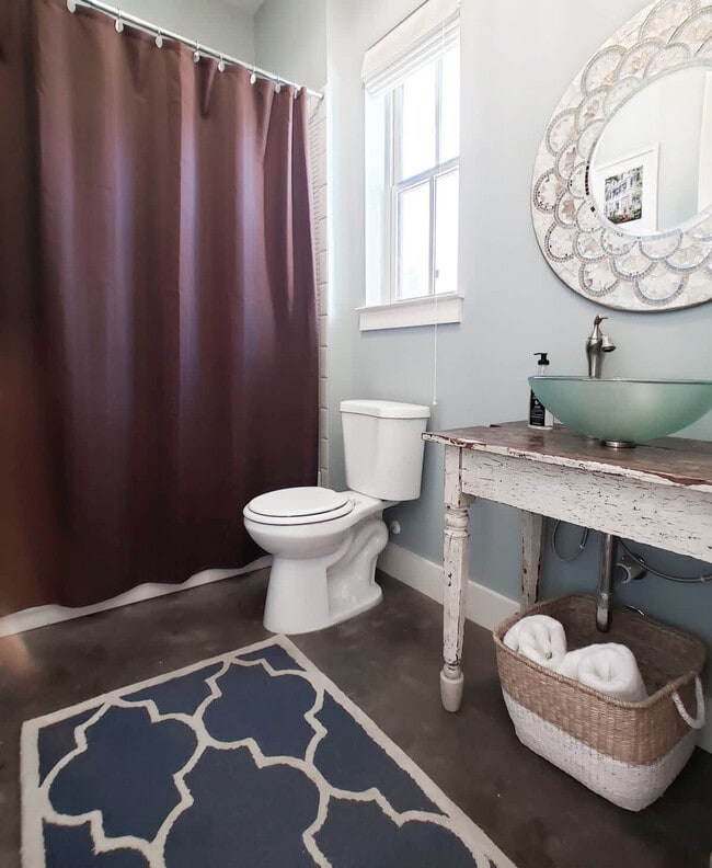 Building Photo - 803B Dawson Rd