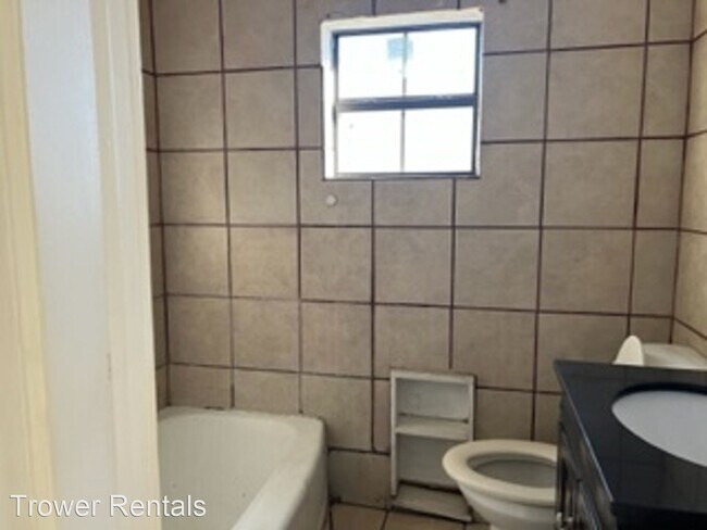 Building Photo - 1 br, 1 bath House - 306 E 31st