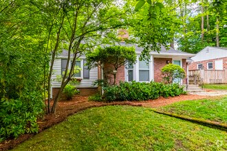 Building Photo - 2291 Strathmore Dr NE