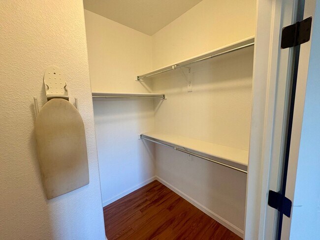 Building Photo - 9518 W San Juan Cir