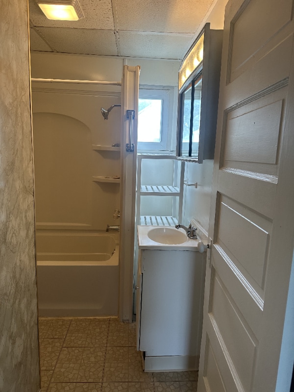 Building Photo - 102 W Chartes St