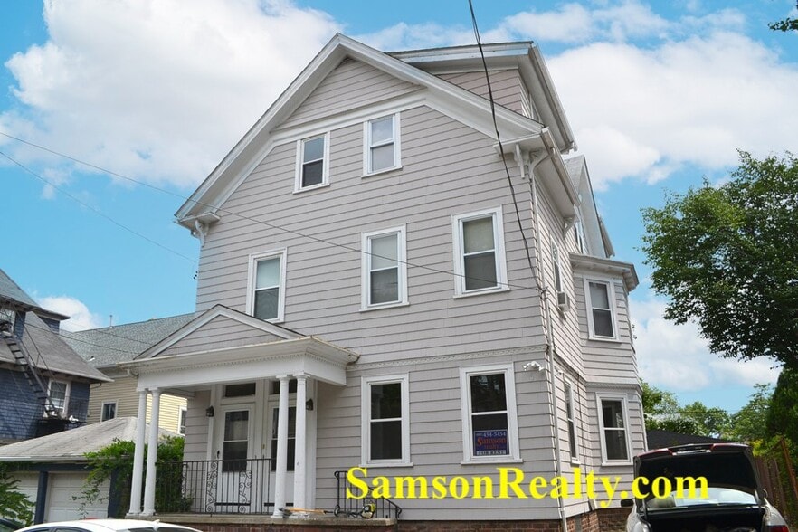 Building Photo - 11 Villa Ave
