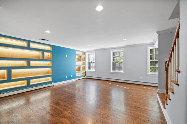 Building Photo - 54 Mercer St