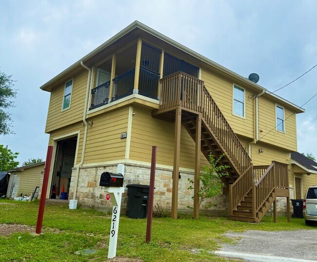 Primary Photo - 6219 Frisco