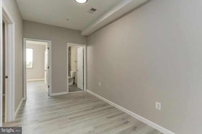 Building Photo - 400 N Highland Ave