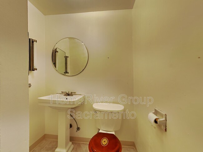 Building Photo - 1637 47th St