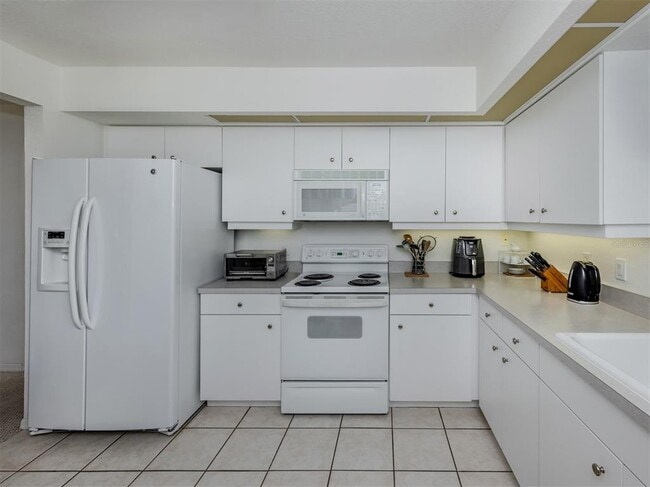 Building Photo - 5800 Sabal Trace Dr
