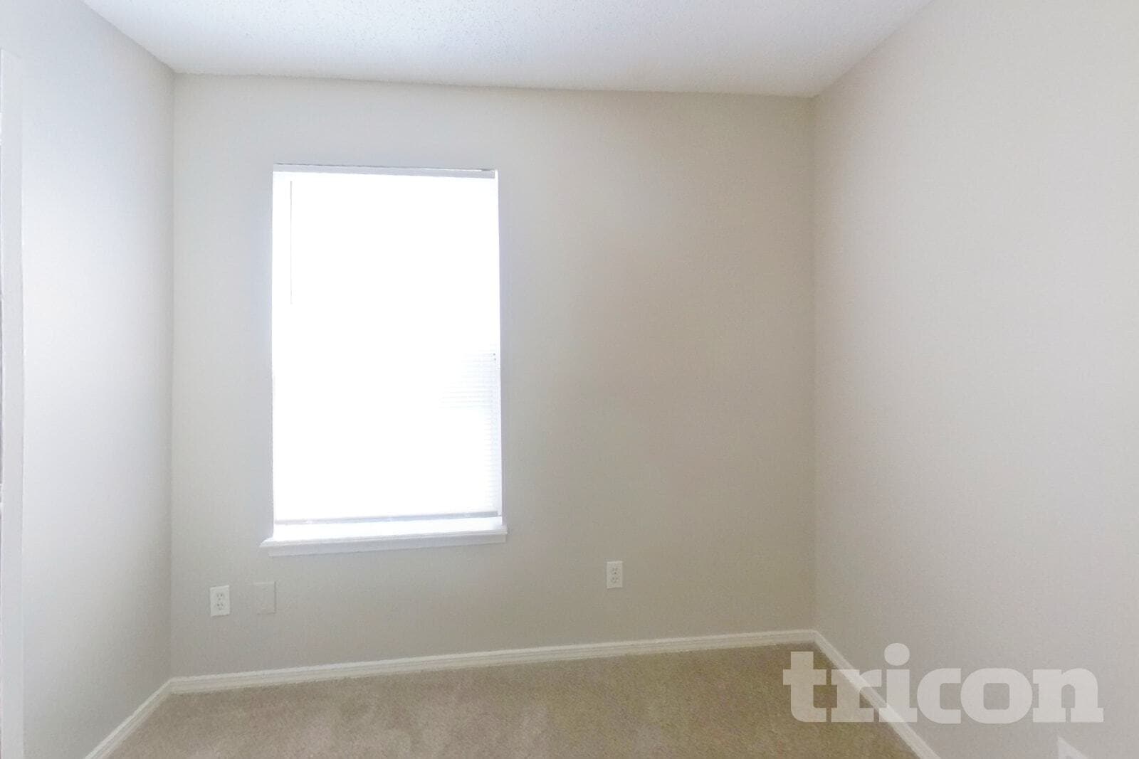 Building Photo - 606 Radnor Ln