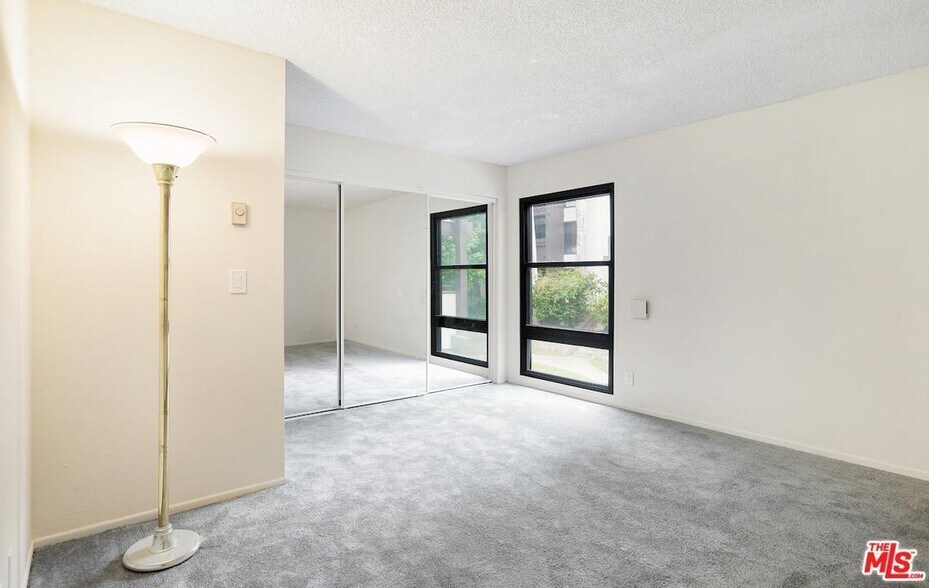 Building Photo - 8650 Gulana Ave