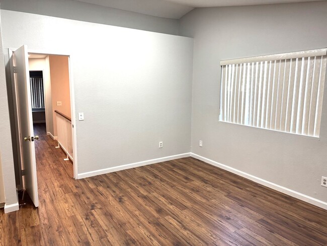 Building Photo - 14349 El Contento Ave