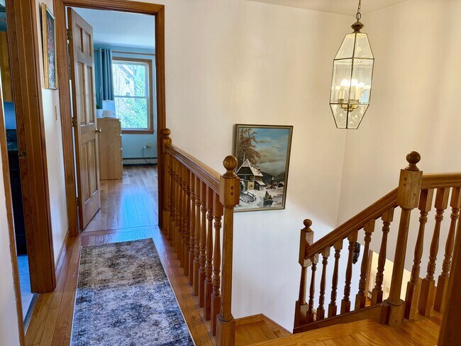Building Photo - Meticulously Maintained 3BD/2.5BA Home in Quiet Westbrook Neighborhood!