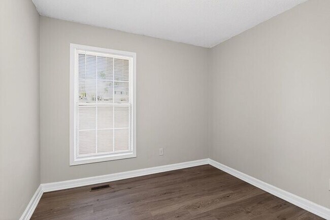 Building Photo - Updated 3BD/2BA Ranch in Lowell, NC!