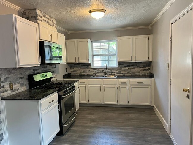 Primary Photo - 1203 Avenue G