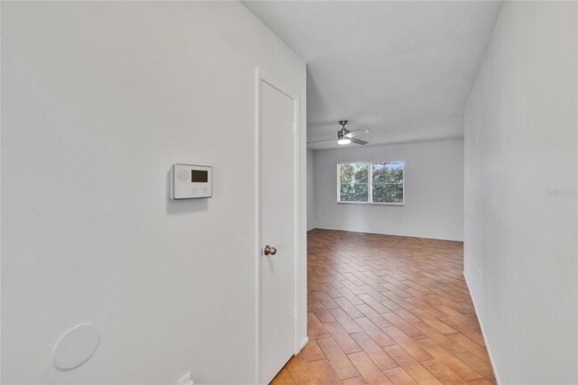 Building Photo - 1695 E Orangecrest Ave