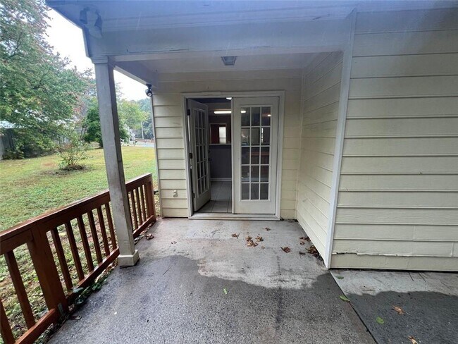 Building Photo - 815 Ahearn Ct