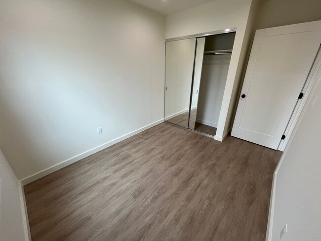 Building Photo - 1059 Turquoise St