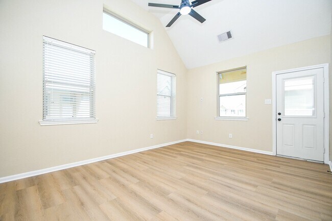 Building Photo - 23310 Isola St