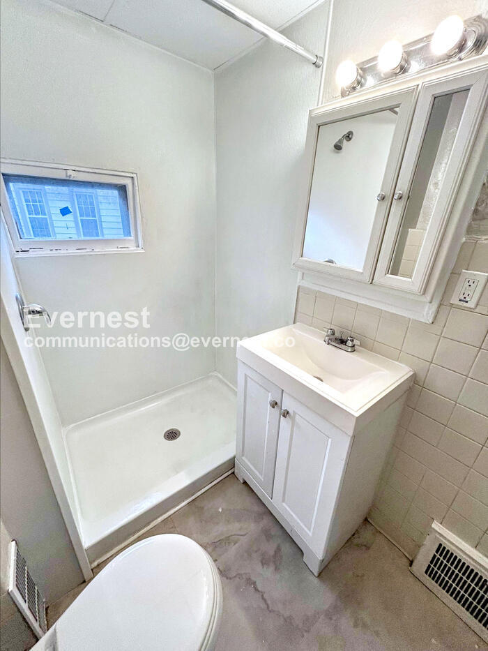 Building Photo - 12041 Belden Ave