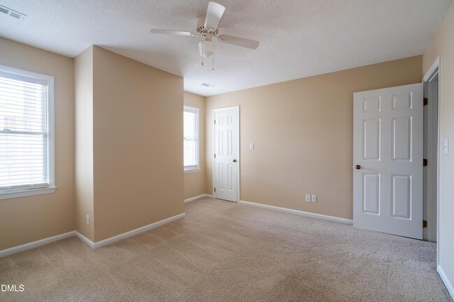 Building Photo - 5419 Sharpe Dr