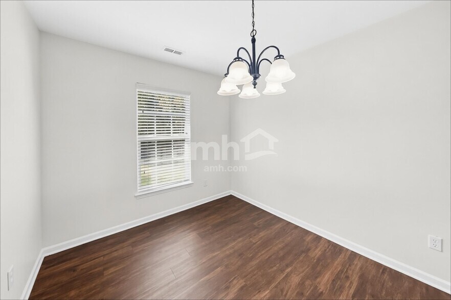 Building Photo - 6840 Thistle Down Dr