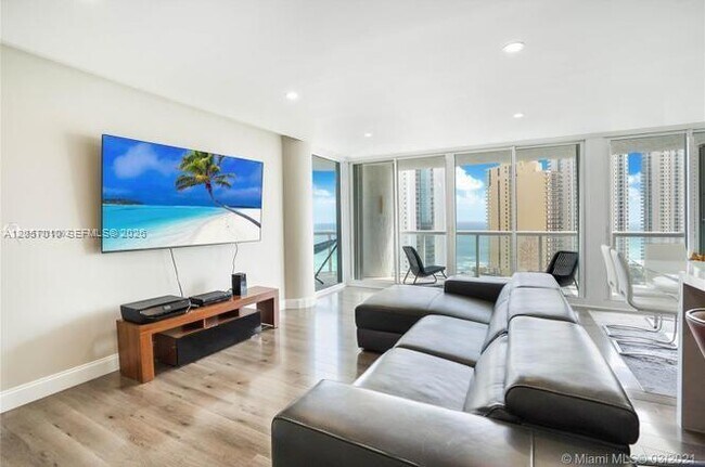 Building Photo - 16400 Collins Ave
