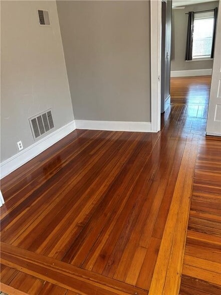 Building Photo - 57 Park Ave