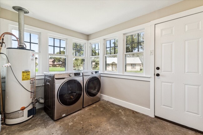 Building Photo - 422 Silliman St