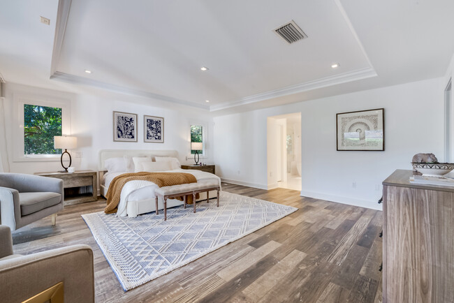 Building Photo - 6925 Tordera St