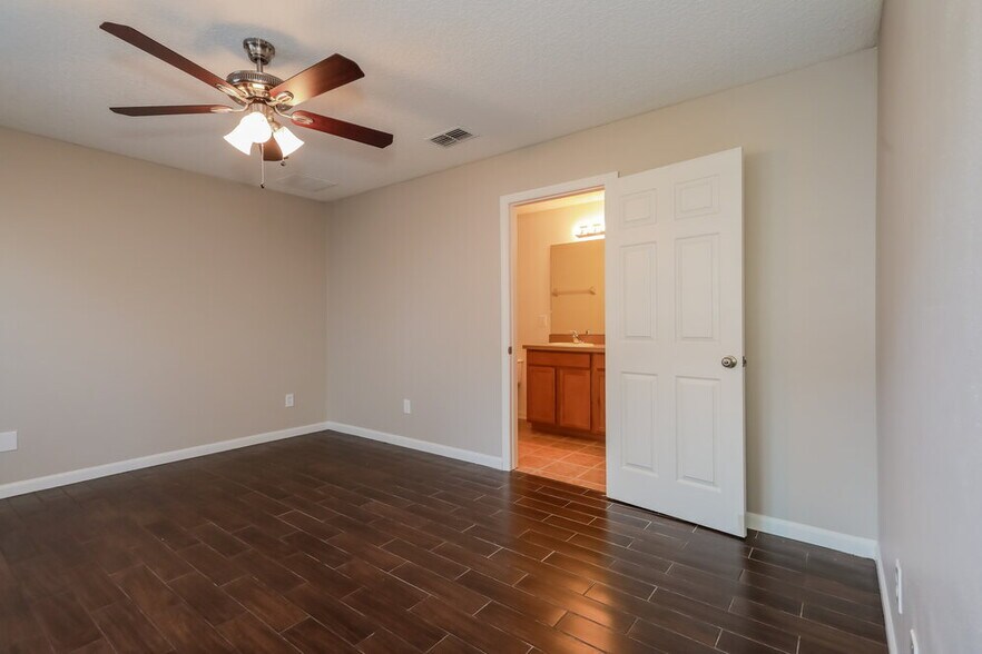 Building Photo - 734 Celebration Lane