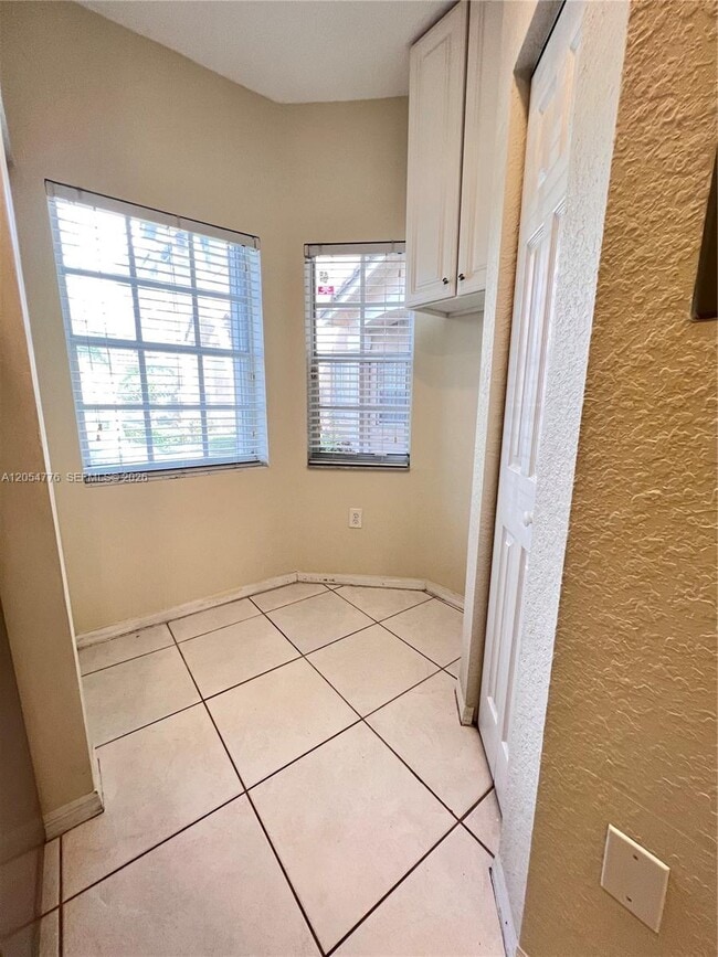 Building Photo - 5707 NW 114th Ct