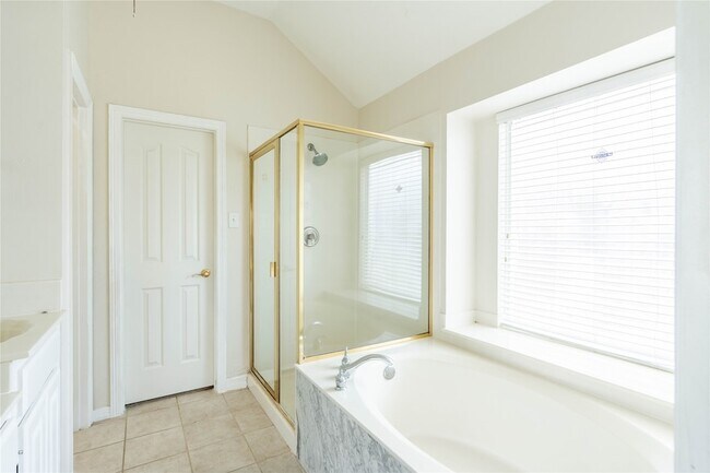 Building Photo - 11990 Cobblestone Dr
