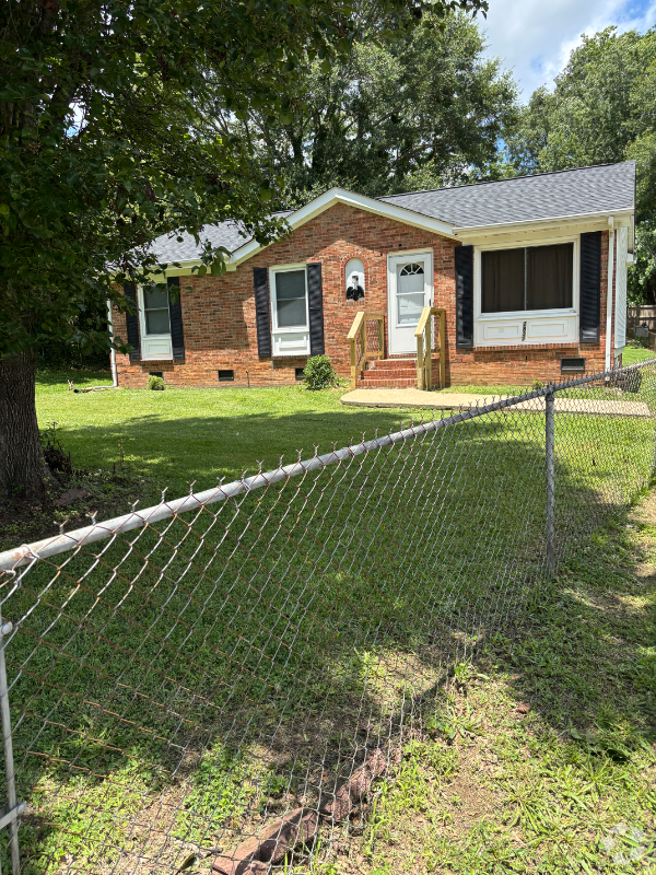 Building Photo - 2837 Meade Ave