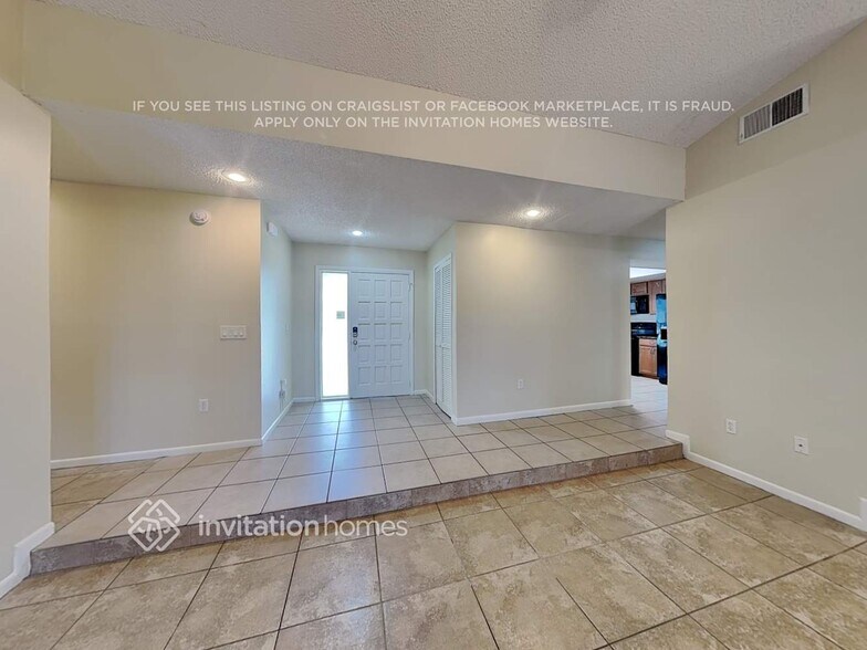 Building Photo - 8201 Helena Dr