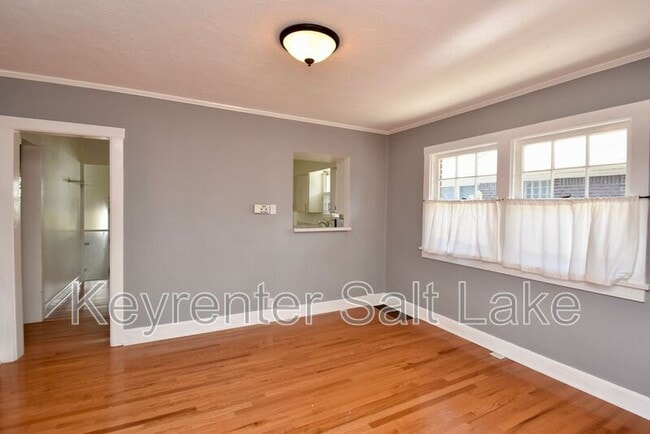 Building Photo - 1583 Princeton Ave S