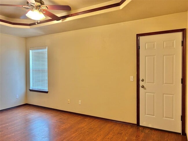 Building Photo - 15105 Kyle Dr