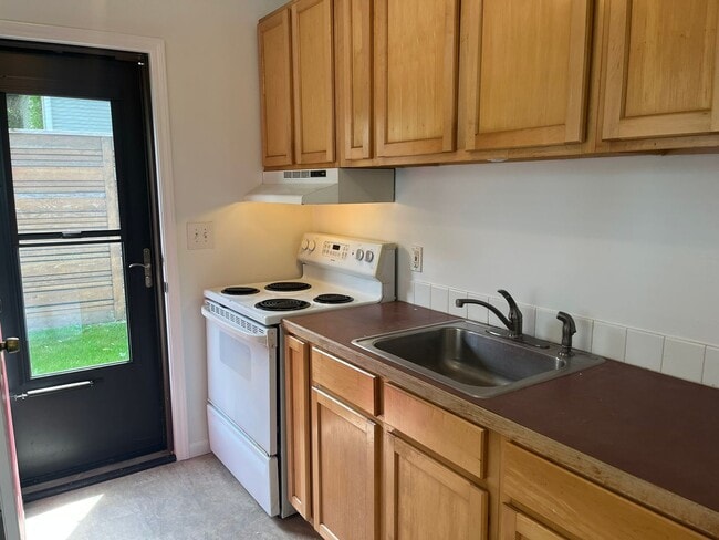 Building Photo - Charming N. Portland Apartment located in the Piedmont Neighborhood!