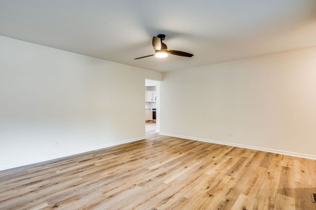 Building Photo - 215 N Hungerford St