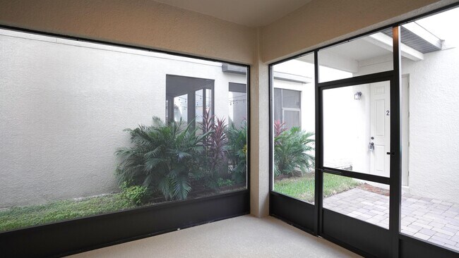 Building Photo - 12663 Salomon Cove Dr
