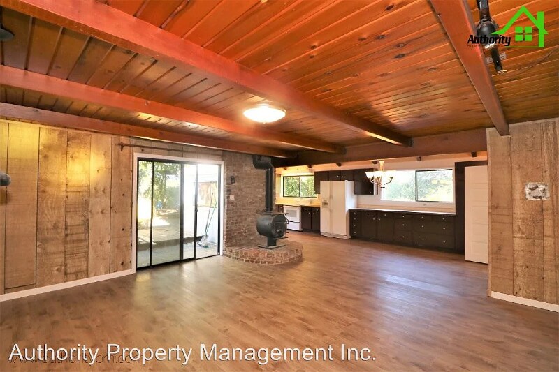 Primary Photo - 1534 Fig Ave