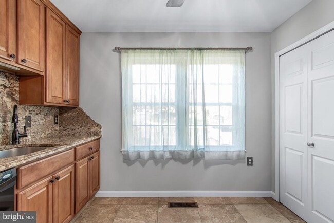 Building Photo - 12109 Stallion Ct