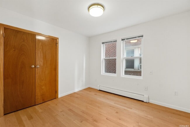Building Photo - 32-33-33 46th St
