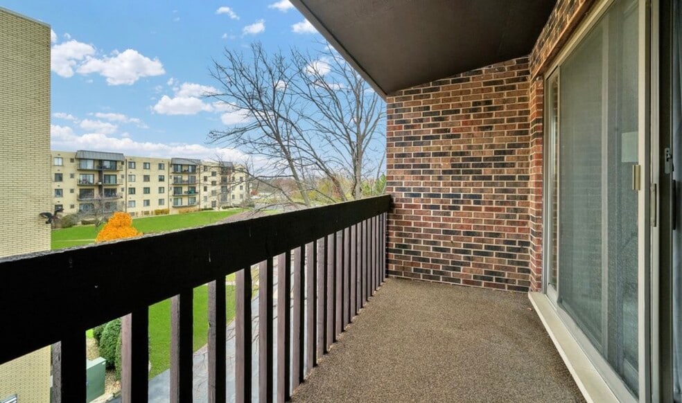 Building Photo - 10351 Menard Ave