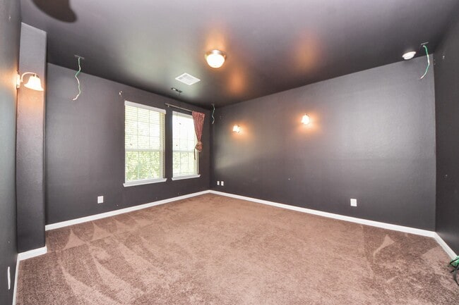 Building Photo - 27419 Canyon Reach Dr