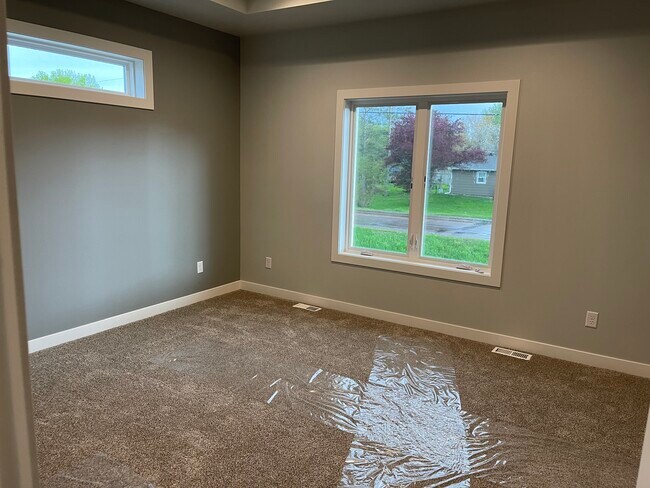 Building Photo - Twin home - 109