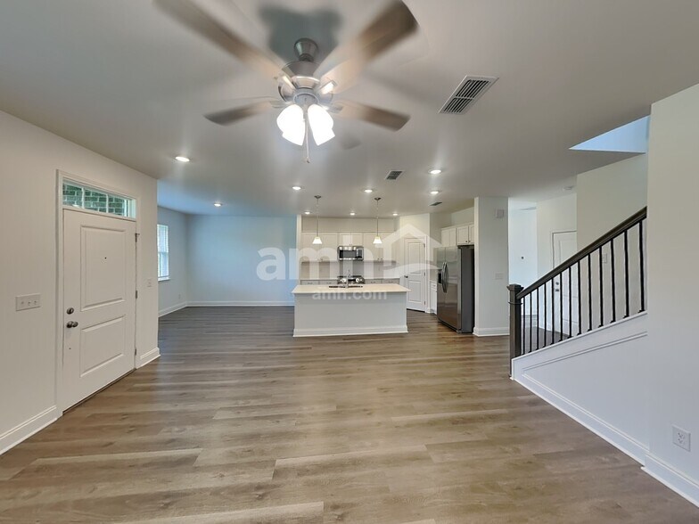 Building Photo - 208 Argea Dr