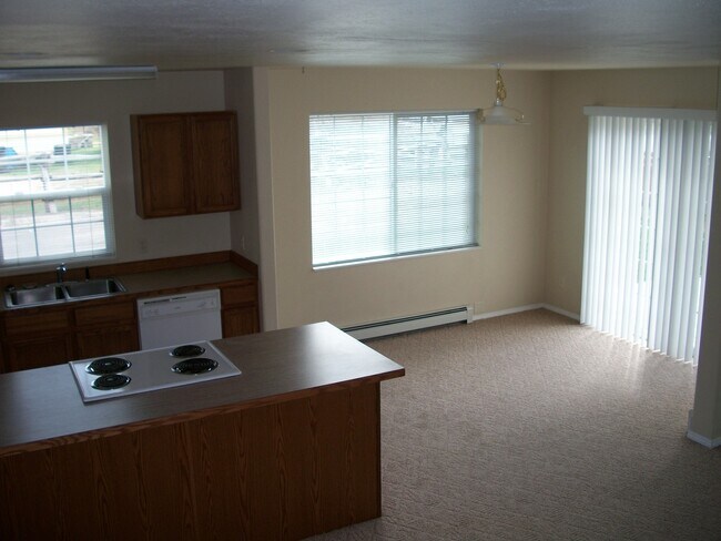 Building Photo - 2 Bedroom, 1 1/2 Bathroom Townhouse-Walking distance to MSU Campus