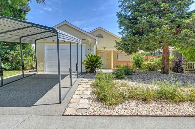 Building Photo - Unique Opportunity!