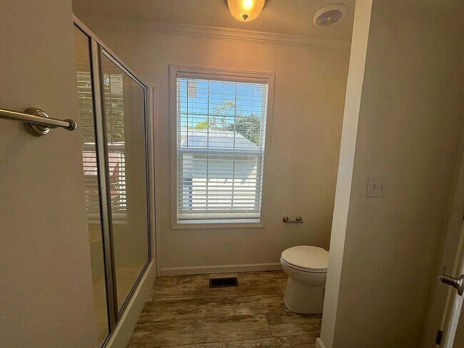 Building Photo - 608 Elephant Way