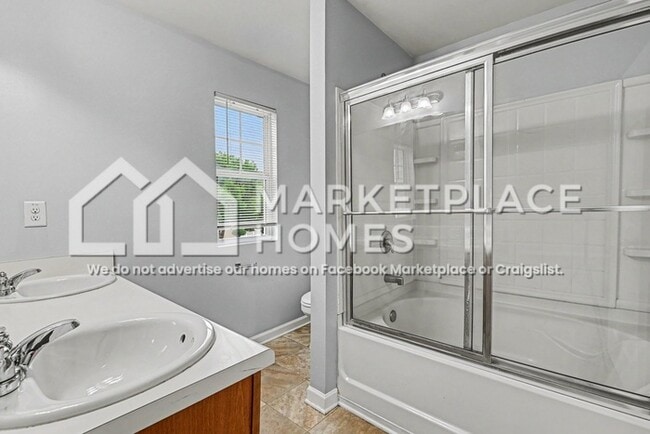 Building Photo - 5794 Westchase St
