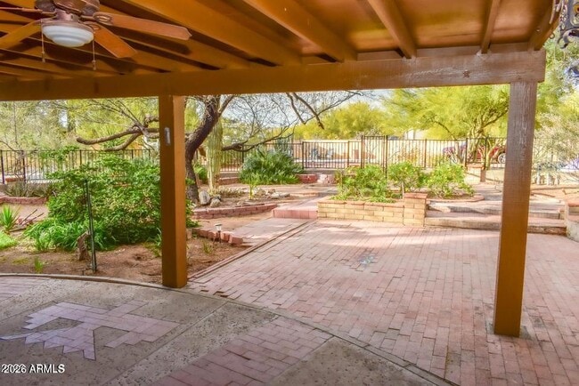 Building Photo - 6510 E Dixileta Dr